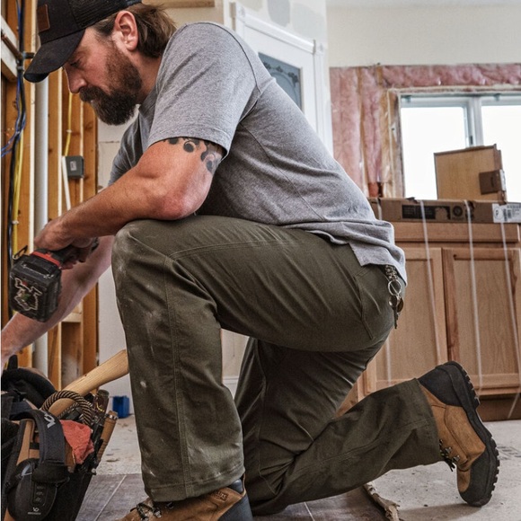 Duluth Trading Co Men's DuluthFlex Fire Hose Relaxed Fit 5-Pocket